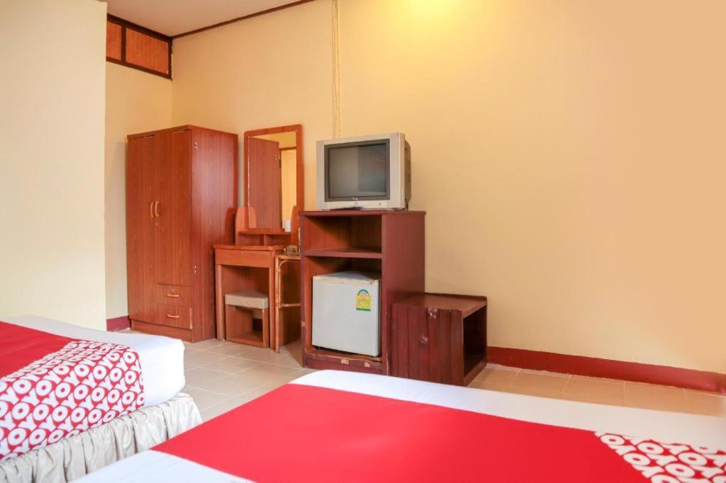 Oyo 681 Paradise Hotel Ao Nang Екстер'єр фото