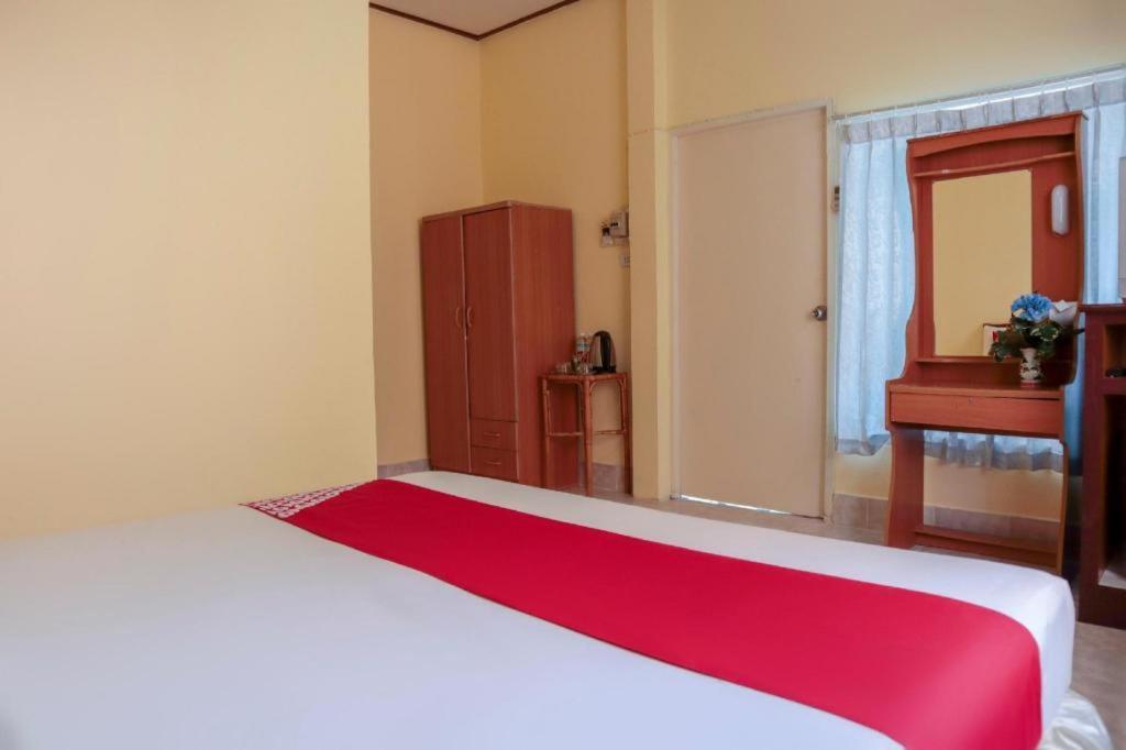 Oyo 681 Paradise Hotel Ao Nang Екстер'єр фото