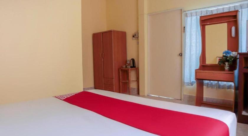 Oyo 681 Paradise Hotel Ao Nang Екстер'єр фото